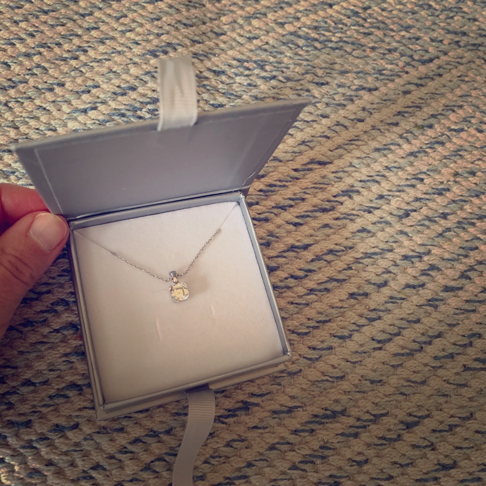 CZ necklace like new